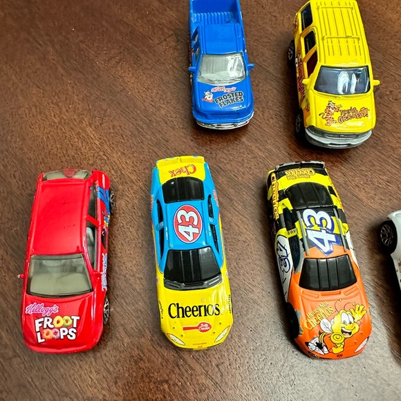 7 Vtg 90's Matchbox Nascar Cereal Cheerios Froot Loops Lucky Charms Diecast Cars - Picture 4 of 12